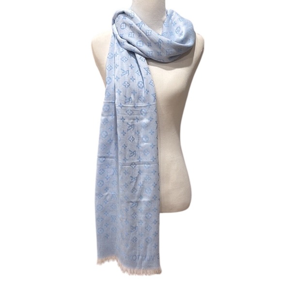 💙Louis Vuitton Blue Denim Monogram Shine Shawl💙 - Picture 4 of 9